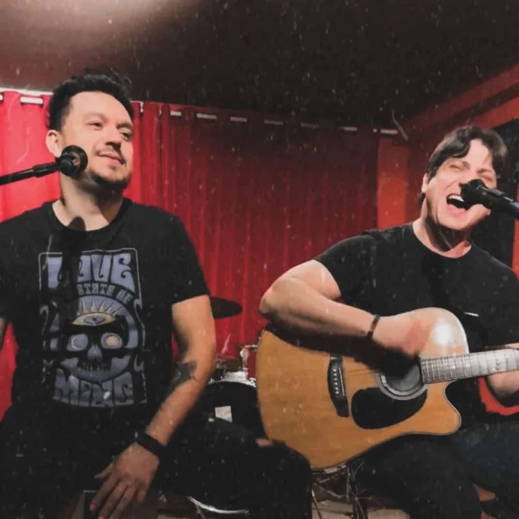 Mau e Nani faz show em Presidente Prudente/SP no Fabrica Gastrobar no dia sábado, 28 de março de 2026, às 21:00.
O evento será do estilo Pop Rock e promete reunir fãs para uma noite especial de música ao vivo.
O show acontece no Fabrica Gastrobar, um espaço conhecido por receber eventos na cidade de Presidente Prudente.
Endereço: R. Adílio Artoni, 32 - Jardim Petropolis, Pres. Prudente - SP, 19060-340, Brasil.
Consulte informações e ingressos nos canais oficiais do evento.
Instagram do local: https://www.instagram.com/fabrica_gastrobar/. Instagram do artista: https://www.instagram.com/mau.e.nani/.
O show de Mau e Nani promete atrair fãs na cidade de Presidente Prudente.
Perguntas frequentes sobre o evento:
Pergunta: Quando acontece o show de Mau e Nani em Presidente Prudente?
Resposta: O show acontece sábado, 28 de março de 2026 às 21:00.
Pergunta: Onde acontece o evento?
Resposta: O evento acontece no Fabrica Gastrobar em Presidente Prudente. - Mau e Nani música ao vivo em Presidente Prudente Fabrica Gastrobar sábado, 28 de março de 2026 às 21:00