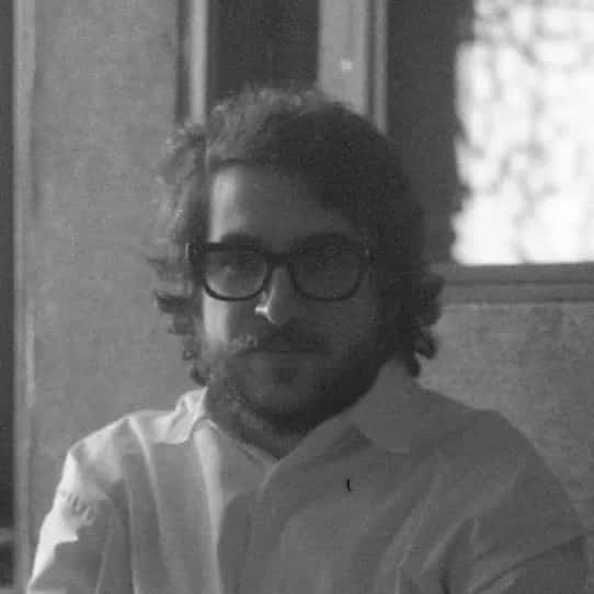 João Camarero faz show em São Paulo/SP no Bourbon Street Music Club no dia domingo, 22 de março de 2026, às 20:00.
O evento será do estilo MPB e promete reunir fãs para uma noite especial de música ao vivo.
O show acontece no Bourbon Street Music Club, um espaço conhecido por receber eventos na cidade de São Paulo.
Endereço: R. dos Chanés, 127 - Moema, São Paulo - SP, 04087-031, Brasil.
Consulte informações e ingressos nos canais oficiais do evento.
Instagram do local: https://www.instagram.com/bourbon_street/. Instagram do artista: https://instagram.com/joaocamarero.
O show de João Camarero promete atrair fãs na cidade de São Paulo.
Perguntas frequentes sobre o evento:
Pergunta: Quando acontece o show de João Camarero em São Paulo?
Resposta: O show acontece domingo, 22 de março de 2026 às 20:00.
Pergunta: Onde acontece o evento?
Resposta: O evento acontece no Bourbon Street Music Club em São Paulo. - João Camarero ao vivo em São Paulo no Bourbon Street Music Club, domingo 22 de março de 2026 às 20h