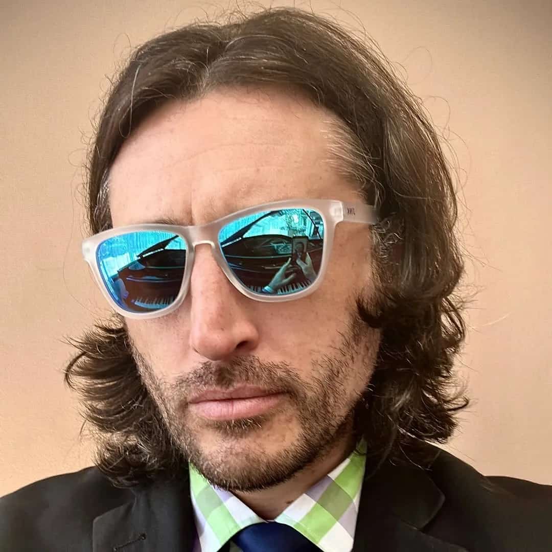 Evan Megaro faz show em Belo Horizonte/MG no Clube de Jazz do Café com Letras no dia terça-feira, 17 de março de 2026, às 20:00.
O evento será do estilo MPB e promete reunir fãs para uma noite especial de música ao vivo.
O show acontece no Clube de Jazz do Café com Letras, um espaço conhecido por receber eventos na cidade de Belo Horizonte.
Endereço: R. Antônio de Albuquerque, 47 - Funcionários, Belo Horizonte - MG, 30112-010, Brasil.
Consulte informações e ingressos nos canais oficiais do evento.
Instagram do local: https://www.instagram.com/clubedejazzdocafe/. Instagram do artista: https://www.instagram.com/evanmegaro/.
O show de Evan Megaro promete atrair fãs na cidade de Belo Horizonte.
Perguntas frequentes sobre o evento:
Pergunta: Quando acontece o show de Evan Megaro em Belo Horizonte?
Resposta: O show acontece terça-feira, 17 de março de 2026 às 20:00.
Pergunta: Onde acontece o evento?
Resposta: O evento acontece no Clube de Jazz do Café com Letras em Belo Horizonte. - Evan Megaro apresenta Elis Regina – 50 anos de Falso Brilhante em Belo Horizonte no Clube de Jazz do Café com Letras, terça-feira 17 de março de 2026 às 20h