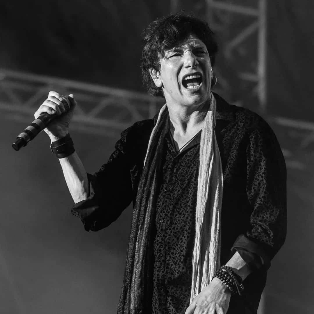 Eric Martin faz show em Belo Horizonte/MG no Mister Rock no dia sexta-feira, 17 de julho de 2026, às 20:00.
O evento será do estilo Rock e promete reunir fãs para uma noite especial de música ao vivo.
O show acontece no Mister Rock, um espaço conhecido por receber eventos na cidade de Belo Horizonte.
Endereço: Avenida Tereza Cristina, 295 - Prado.
Consulte informações e ingressos nos canais oficiais do evento.
Instagram do local: https://www.instagram.com/misterrockbar/. Instagram do artista: https://instagram.com/iamericmartin.
O show de Eric Martin promete atrair fãs na cidade de Belo Horizonte.
Perguntas frequentes sobre o evento:
Pergunta: Quando acontece o show de Eric Martin em Belo Horizonte?
Resposta: O show acontece sexta-feira, 17 de julho de 2026 às 20:00.
Pergunta: Onde acontece o evento?
Resposta: O evento acontece no Mister Rock em Belo Horizonte. - Eric Martin em Masters Of Voices — Mister Rock, Belo Horizonte MG, sexta-feira 17 de julho de 2026 às 20h