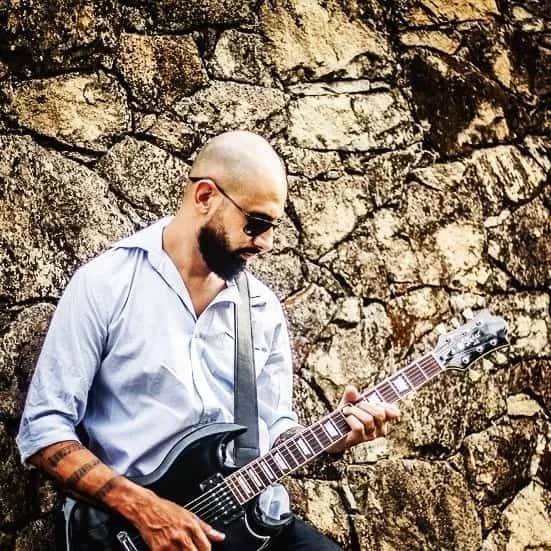 Thiago Rock Rodrigues faz show em Belo Horizonte/MG no Charada Pub Savassi no dia sábado, 21 de março de 2026, às 19:30.
O evento será do estilo Rock e promete reunir fãs para uma noite especial de música ao vivo.
O show acontece no Charada Pub Savassi, um espaço conhecido por receber eventos na cidade de Belo Horizonte.
Endereço: R. Paraíba, 523 - Funcionários, Belo Horizonte - MG, 30130-141, Brasil.
Consulte informações e ingressos nos canais oficiais do evento.
Instagram do local: https://www.instagram.com/charadapubsavassi/. Instagram do artista: https://www.instagram.com/thiagorockrodrigues/.
O show de Thiago Rock Rodrigues promete atrair fãs na cidade de Belo Horizonte.
Perguntas frequentes sobre o evento:
Pergunta: Quando acontece o show de Thiago Rock Rodrigues em Belo Horizonte?
Resposta: O show acontece sábado, 21 de março de 2026 às 19:30.
Pergunta: Onde acontece o evento?
Resposta: O evento acontece no Charada Pub Savassi em Belo Horizonte. - Thiago Rock Rodrigues ao vivo em Belo Horizonte Charada Pub Savassi sábado, 21 de março de 2026 às 19:30