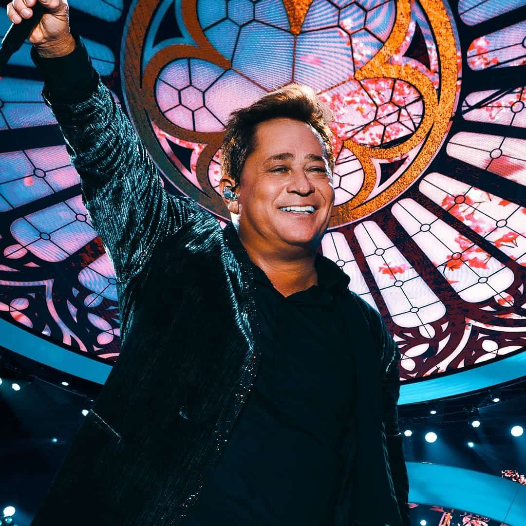 Leonardo faz show em Londrina/PR no Parque Ney Braga no dia sexta-feira, 10 de abril de 2026, às 19:00.
O evento será do estilo Sertanejo e promete reunir fãs para uma noite especial de música ao vivo.
O show acontece no Parque Ney Braga, um espaço conhecido por receber eventos na cidade de Londrina.
Endereço: Av. Tiradentes, 6275 - Cilo 2, Londrina - PR, 86072-000, Brasil.
Ingressos disponíveis pelo totalacesso. Confira no link oficial do evento: https://www.totalacesso.com/events/expolondrina2026arena.
Instagram do artista: https://www.instagram.com/leonardo/.
O show de Leonardo promete atrair fãs na cidade de Londrina.
Perguntas frequentes sobre o evento:
Pergunta: Quando acontece o show de Leonardo em Londrina?
Resposta: O show acontece sexta-feira, 10 de abril de 2026 às 19:00.
Pergunta: Onde acontece o evento?
Resposta: O evento acontece no Parque Ney Braga em Londrina.
Pergunta: Onde comprar ingressos?
Resposta: Os ingressos podem ser adquiridos no link oficial do evento: https://www.totalacesso.com/events/expolondrina2026arena. - Leonardo na Expolondrina 2026 — Parque Ney Braga, Londrina PR, sexta-feira 10 de abril, 19h