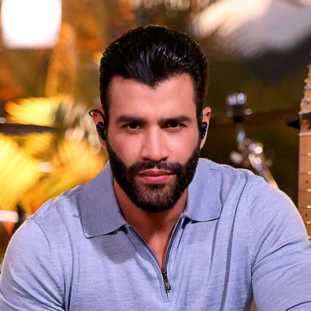 Gusttavo Lima faz show em Londrina/PR no Parque Ney Braga no dia sábado, 11 de abril de 2026, às 19:00.
O evento será do estilo Sertanejo e promete reunir fãs para uma noite especial de música ao vivo.
O show acontece no Parque Ney Braga, um espaço conhecido por receber eventos na cidade de Londrina.
Endereço: Av. Tiradentes, 6275 - Cilo 2, Londrina - PR, 86072-000, Brasil.
Ingressos disponíveis pelo totalacesso. Confira no link oficial do evento: https://www.totalacesso.com/events/expolondrina2026arena.
Instagram do artista: https://www.instagram.com/gusttavolima/.
O show de Gusttavo Lima promete atrair fãs na cidade de Londrina.
Perguntas frequentes sobre o evento:
Pergunta: Quando acontece o show de Gusttavo Lima em Londrina?
Resposta: O show acontece sábado, 11 de abril de 2026 às 19:00.
Pergunta: Onde acontece o evento?
Resposta: O evento acontece no Parque Ney Braga em Londrina.
Pergunta: Onde comprar ingressos?
Resposta: Os ingressos podem ser adquiridos no link oficial do evento: https://www.totalacesso.com/events/expolondrina2026arena. - Gusttavo Lima na Expolondrina 2026 com Lorena Cristine — Parque Ney Braga, Londrina, sábado 11 de abril, 19h