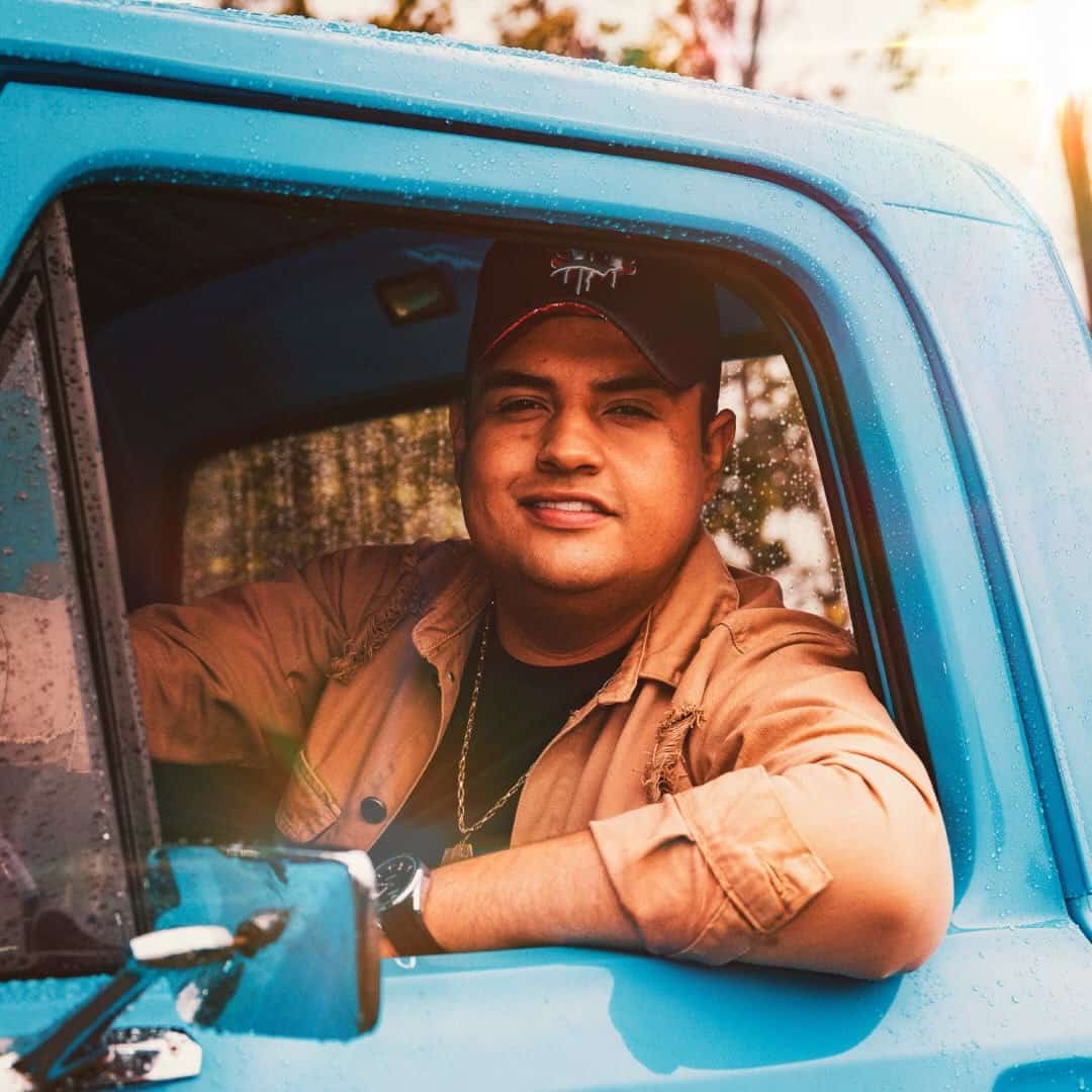 Tarcísio do Acordeon faz show em São Paulo/SP no Sociedade Esportiva River no dia sábado, 21 de março de 2026, às 21:00.
O evento será do estilo Forró e promete reunir fãs para uma noite especial de música ao vivo.
O show acontece no Sociedade Esportiva River, um espaço conhecido por receber eventos na cidade de São Paulo.
Endereço: Jardim Alvorada (Zona Sul), São Paulo - SP, 04863, Brasil.
Ingressos disponíveis pelo ticket360. Confira no link oficial do evento: https://www.ticket360.com.br/.
Instagram do artista: https://www.instagram.com/tarcisiodoacordeon/.
O show de Tarcísio do Acordeon promete atrair fãs na cidade de São Paulo.
Perguntas frequentes sobre o evento:
Pergunta: Quando acontece o show de Tarcísio do Acordeon em São Paulo?
Resposta: O show acontece sábado, 21 de março de 2026 às 21:00.
Pergunta: Onde acontece o evento?
Resposta: O evento acontece no Sociedade Esportiva River em São Paulo.
Pergunta: Onde comprar ingressos?
Resposta: Os ingressos podem ser adquiridos no link oficial do evento: https://www.ticket360.com.br/. - Forró e Vaquejada com Tarcísio do Acordeon em São Paulo na Sociedade Esportiva River sábado, 21 de março de 2026 às 21:00