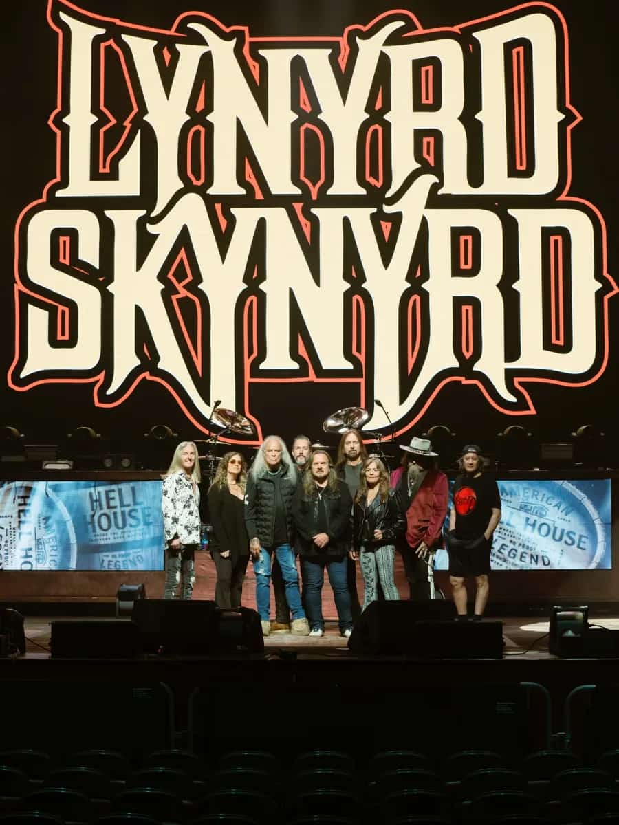 Lynyrd Skynyrd se apresenta no festival Monsters of Rock 2026 2026 em São Paulo/SP no Allianz Parque no dia sábado, 4 de abril de 2026, às 11:45.
O show faz parte da programação oficial do festival Monsters of Rock 2026 2026 em São Paulo, um dos maiores eventos de música do país.
A apresentação faz parte do lineup oficial do Monsters of Rock 2026 2026, festival que reúne artistas nacionais e internacionais em São Paulo.
O evento acontece no Allianz Parque, em São Paulo.
Endereço: Avenida Francisco Matarazzo, 1705 - R. Palestra Itália, 200 - Água Branca, São Paulo - SP, 05001-200, Brasil.
O festival Monsters of Rock 2026 costuma reunir milhares de fãs de música em São Paulo, sendo um dos eventos mais aguardados do calendário cultural da cidade.
Ingressos disponíveis pelo eventim. Confira no link oficial do evento: https://www.eventim.com.br/artist/monsters-of-rock/monsters-of-rock-4028177/.
Instagram do local: https://www.instagram.com/allianzparque/. Instagram do artista: https://www.instagram.com/skynyrd/.
O show de Lynyrd Skynyrd promete atrair fãs na cidade de São Paulo.
O show de Lynyrd Skynyrd é uma das atrações confirmadas da edição 2026 do Monsters of Rock 2026 em... - Monsters of Rock 2026 com Lynyrd Skynyrd em São Paulo no Allianz Parque sábado, 4 de abril de 2026 às 11:45