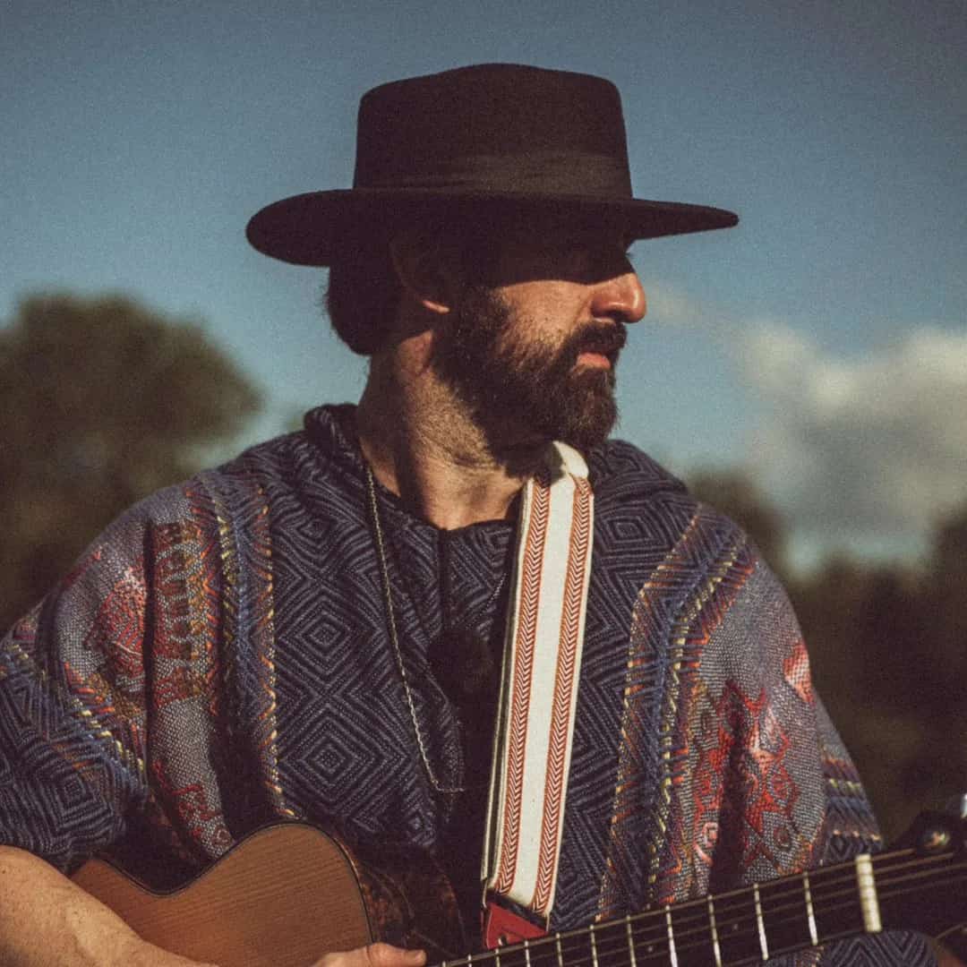 Filippe Dias se apresenta no festival Capitólio Blues 2026 em Capitólio/MG no Hotel Engenho da Serra no dia sexta-feira, 22 de maio de 2026, às 19:00.
O show faz parte da programação oficial do festival Capitólio Blues 2026 em Capitólio, um dos maiores eventos de música do país.
A apresentação faz parte do lineup oficial do Capitólio Blues 2026, festival que reúne artistas nacionais e internacionais em Capitólio.
O evento acontece no Hotel Engenho da Serra, em Capitólio.
Endereço: Estr. do Dique, Km 3 S/n - Zona Rural, Capitólio - MG, 37930-000, Brasil.
O festival Capitólio Blues costuma reunir milhares de fãs de música em Capitólio, sendo um dos eventos mais aguardados do calendário cultural da cidade.
Consulte informações e ingressos nos canais oficiais do evento.
Instagram do local: https://www.instagram.com/hotelengenhodaserra/. Instagram do artista: https://www.instagram.com/filippe_dias/.
O show de Filippe Dias promete atrair fãs na cidade de Capitólio.
O show de Filippe Dias é uma das atrações confirmadas da edição 2026 do Capitólio Blues em Capitólio.
Perguntas frequentes sobre o evento:
Pergunta: Quando acontece o show de Filippe Dias em Capitólio?
Resposta: O... - Filippe Dias no Capitólio Blues 2026 — Hotel Engenho da Serra, Capitólio MG, sexta-feira 22 de maio às 19h