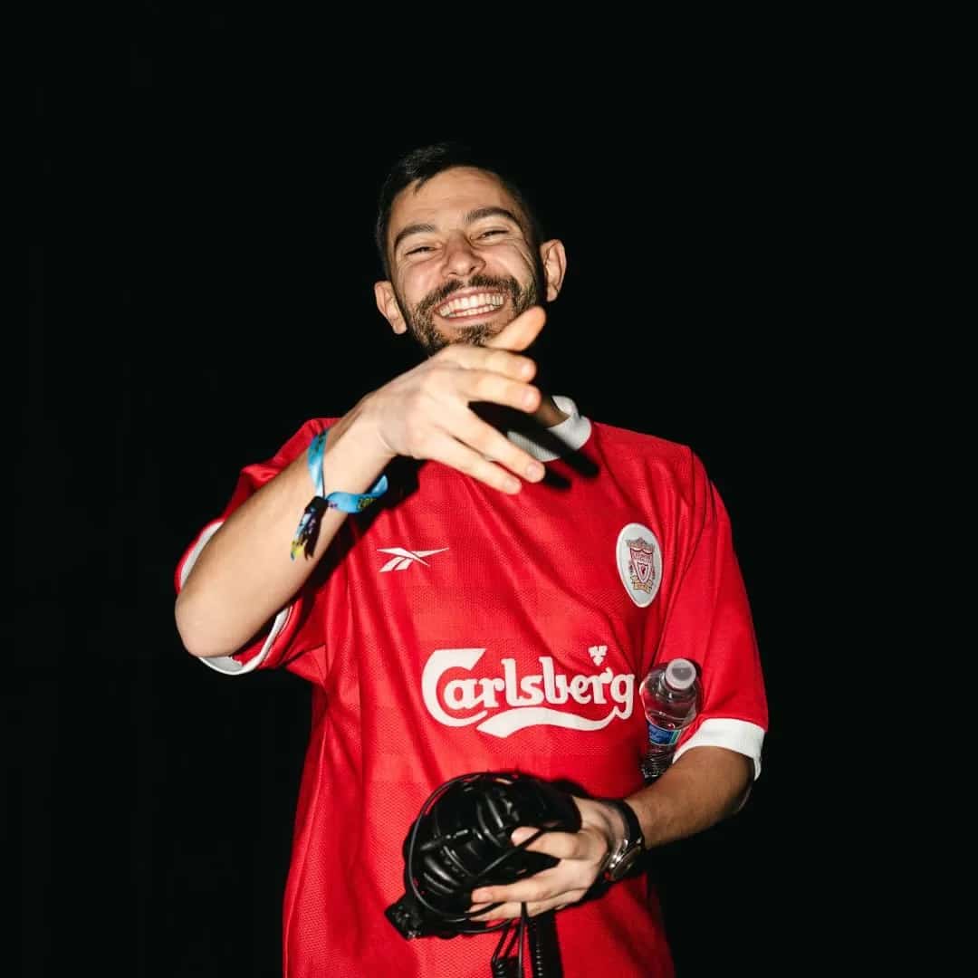 Hamdi se apresenta no festival Lollapalooza Brasil 2026 em São Paulo/SP no Autódromo de Interlagos no dia sábado, 21 de março de 2026, às 18:00.
O show faz parte da programação oficial do festival Lollapalooza Brasil 2026 em São Paulo, um dos maiores eventos de música do país.
A apresentação faz parte do lineup oficial do Lollapalooza Brasil 2026, festival que reúne artistas nacionais e internacionais em São Paulo.
O evento acontece no Autódromo de Interlagos, em São Paulo.
Endereço: Av. Sen. Teotônio Vilela, 261 - Jardim Malia I, São Paulo - SP, 04801-000, Brasil.
O festival Lollapalooza Brasil costuma reunir milhares de fãs de música em São Paulo, sendo um dos eventos mais aguardados do calendário cultural da cidade.
Ingressos disponíveis pelo ticketmaster. Confira no link oficial do evento: https://www.ticketmaster.com.br/event/lollapaloozabr.
Instagram do local: https://www.instagram.com/autodromointerlagos/. Instagram do artista: https://www.instagram.com/hamdimusic/.
O show de Hamdi promete atrair fãs na cidade de São Paulo.
O show de Hamdi é uma das atrações confirmadas da edição 2026 do Lollapalooza Brasil em São Paulo.
Perguntas frequentes sobre o... - Lollapalooza Brasil 2026 com Hamdi em São Paulo Autódromo de Interlagos sábado 21 de março às 18:00