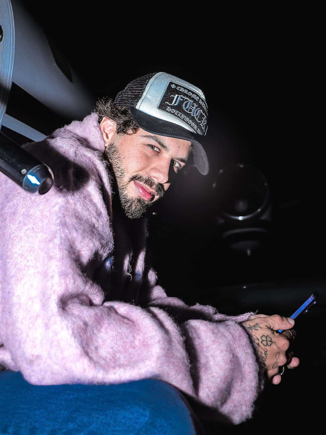 Zé Felipe faz show em Colorado/PR no Parque De Rodeio de Colorado no dia sábado, 28 de março de 2026, às 19:00.
O evento será do estilo Sertanejo e promete reunir fãs para uma noite especial de música ao vivo.
O show acontece no Parque De Rodeio de Colorado, um espaço conhecido por receber eventos na cidade de Colorado.
Endereço: Estr. Mun. Fm 008, 320-352 - Colorado, PR, 86690-000, Brasil.
Ingressos disponíveis pelo totalacesso. Confira no link oficial do evento: https://www.totalacesso.com/events/50afestadopeaodecolorado.
Instagram do artista: https://www.instagram.com/zefelipe/.
O show de Zé Felipe promete atrair fãs na cidade de Colorado.
Perguntas frequentes sobre o evento:
Pergunta: Quando acontece o show de Zé Felipe em Colorado?
Resposta: O show acontece sábado, 28 de março de 2026 às 19:00.
Pergunta: Onde acontece o evento?
Resposta: O evento acontece no Parque De Rodeio de Colorado em Colorado.
Pergunta: Onde comprar ingressos?
Resposta: Os ingressos podem ser adquiridos no link oficial do evento: https://www.totalacesso.com/events/50afestadopeaodecolorado. - Zé Felipe na 50ª Festa do Peão de Boiadeiro de Colorado — Parque de Rodeio, Colorado PR, sábado 28 de março 19h