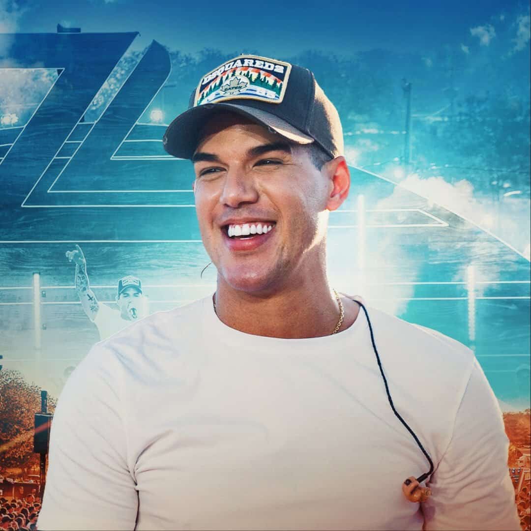 Zé Vaqueiro faz show em Rio De Janeiro/RJ no Espaço Hall no dia sábado, 28 de março de 2026, às 21:00.
O evento será do estilo Forró e promete reunir fãs para uma noite especial de música ao vivo.
O show acontece no Espaço Hall, um espaço conhecido por receber eventos na cidade de Rio De Janeiro.
Ingressos disponíveis pelo uhuu. Confira no link oficial do evento: https://uhuu.com/evento/rj/rio-de-janeiro/ze-vaqueiro-e-mari-fernandez-15896.
Instagram do artista: https://www.instagram.com/zevaqueiro/.
O show de Zé Vaqueiro promete atrair fãs na cidade de Rio De Janeiro.
Perguntas frequentes sobre o evento:
Pergunta: Quando acontece o show de Zé Vaqueiro em Rio De Janeiro?
Resposta: O show acontece sábado, 28 de março de 2026 às 21:00.
Pergunta: Onde acontece o evento?
Resposta: O evento acontece no Espaço Hall em Rio De Janeiro.
Pergunta: Onde comprar ingressos?
Resposta: Os ingressos podem ser adquiridos no link oficial do evento: https://uhuu.com/evento/rj/rio-de-janeiro/ze-vaqueiro-e-mari-fernandez-15896. - Zé Vaqueiro e Mari Fernandez no Espaço Hall, Rio de Janeiro, sábado 28 de março de 2026 às 21h