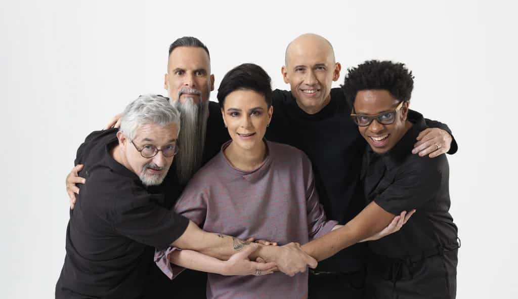 Pato Fu faz show em Curitiba/PR no Teatro Positivo no dia sexta-feira, 22 de maio de 2026, às 21:15.
O evento será do estilo Rock e promete reunir fãs para uma noite especial de música ao vivo.
O show acontece no Teatro Positivo, um espaço conhecido por receber eventos na cidade de Curitiba.
Endereço: Pedro Viriato Parigot De Souza 5300 Curitiba Pr.
Ingressos disponíveis pelo diskingressos.com.br. Confira no link oficial do evento: https://www.diskingressos.com.br/evento/2569/22-05-2026/pr/curitiba/pato-fu.
Instagram do local: https://www.instagram.com/teatropositivo/. Instagram do artista: https://www.instagram.com/patofu/.
O show de Pato Fu promete atrair fãs na cidade de Curitiba.
Perguntas frequentes sobre o evento:
Pergunta: Quando acontece o show de Pato Fu em Curitiba?
Resposta: O show acontece sexta-feira, 22 de maio de 2026 às 21:15.
Pergunta: Onde acontece o evento?
Resposta: O evento acontece no Teatro Positivo em Curitiba.
Pergunta: Onde comprar ingressos?
Resposta: Os ingressos podem ser adquiridos no link oficial do evento: https://www.diskingressos.com.br/evento/2569/22-05-2026/pr/curitiba/pato-fu. - Pato Fu em Curitiba no Teatro Positivo sexta-feira, 22 de maio de 2026 às 21:15