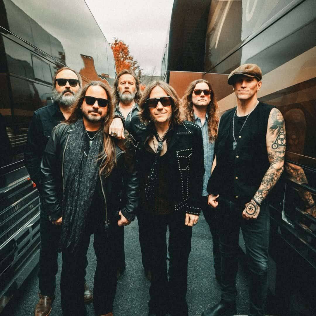 Blackberry Smoke faz show em Belo Horizonte/MG no Mister Rock no dia sexta-feira, 10 de abril de 2026, às 19:00.
O evento será do estilo Rock e promete reunir fãs para uma noite especial de música ao vivo.
O show acontece no Mister Rock, um espaço conhecido por receber eventos na cidade de Belo Horizonte.
Endereço: Avenida Tereza Cristina, 295 - Prado.
Consulte informações e ingressos nos canais oficiais do evento.
Instagram do local: https://www.instagram.com/misterrockbar/. Instagram do artista: https://www.instagram.com/blackberrysmoke/.
O show de Blackberry Smoke promete atrair fãs na cidade de Belo Horizonte.
Perguntas frequentes sobre o evento:
Pergunta: Quando acontece o show de Blackberry Smoke em Belo Horizonte?
Resposta: O show acontece sexta-feira, 10 de abril de 2026 às 19:00.
Pergunta: Onde acontece o evento?
Resposta: O evento acontece no Mister Rock em Belo Horizonte. - Blackberry Smoke em Belo Horizonte no Mister Rock dia 10 de abril de 2026 às 19h