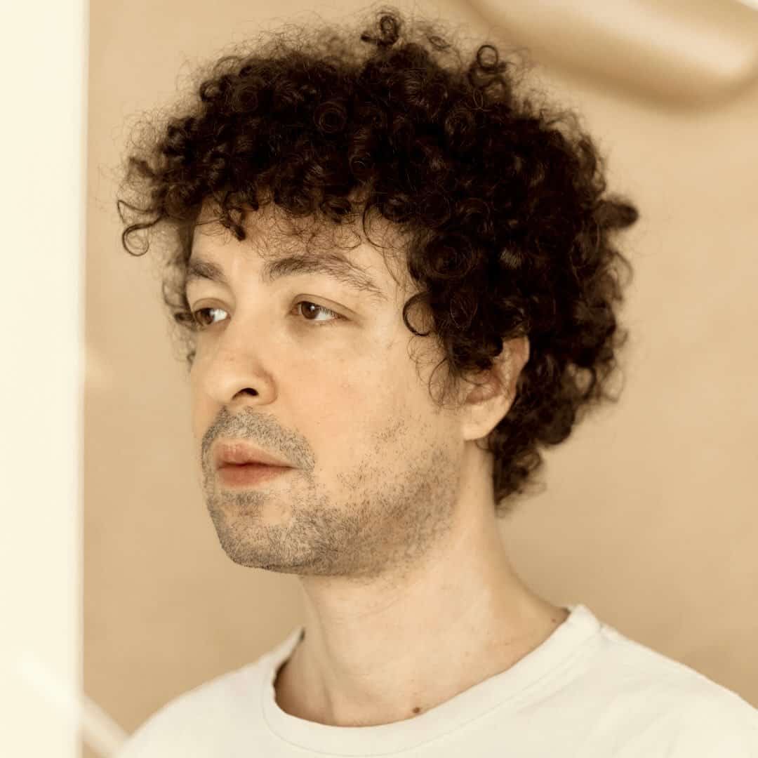 Cícero faz show em Belo Horizonte/MG no Sesc Palladium no dia sexta-feira, 10 de abril de 2026, às 21:00.
O evento será do estilo MPB e promete reunir fãs para uma noite especial de música ao vivo.
O show acontece no Sesc Palladium, um espaço conhecido por receber eventos na cidade de Belo Horizonte.
Endereço: Av. Augusto de Lima, 420 - Centro, Belo Horizonte - MG, 30190-006, Brasil.
Consulte informações e ingressos nos canais oficiais do evento.
Instagram do local: https://www.instagram.com/sesc.palladium/. Instagram do artista: https://www.instagram.com/cicerorosalins/.
O show de Cícero promete atrair fãs na cidade de Belo Horizonte.
Perguntas frequentes sobre o evento:
Pergunta: Quando acontece o show de Cícero em Belo Horizonte?
Resposta: O show acontece sexta-feira, 10 de abril de 2026 às 21:00.
Pergunta: Onde acontece o evento?
Resposta: O evento acontece no Sesc Palladium em Belo Horizonte. - Cícero no Sesc Palladium Belo Horizonte MG 10 de abril de 2026 às 21h