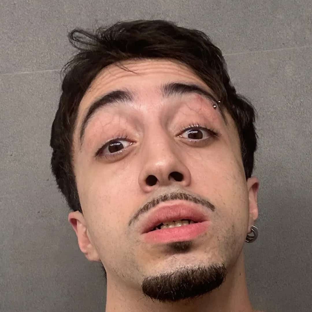 Lucas Vinícius faz show em Porto Alegre/RS no Opinião no dia domingo, 12 de abril de 2026, às 20:00.
O evento será do estilo Rock e promete reunir fãs para uma noite especial de música ao vivo.
O show acontece no Opinião, um espaço conhecido por receber eventos na cidade de Porto Alegre.
Endereço: Rua Jose Do Patrocinio, 834.
Consulte informações e ingressos nos canais oficiais do evento.
Instagram do local: https://www.instagram.com/baropiniao/. Instagram do artista: https://www.instagram.com/lucasinutilismo/.
O show de Lucas Vinícius promete atrair fãs na cidade de Porto Alegre.
Perguntas frequentes sobre o evento:
Pergunta: Quando acontece o show de Lucas Vinícius em Porto Alegre?
Resposta: O show acontece domingo, 12 de abril de 2026 às 20:00.
Pergunta: Onde acontece o evento?
Resposta: O evento acontece no Opinião em Porto Alegre. - Lucas Vinícius em Porto Alegre na Opinião dia 12 de abril de 2026 às 20h