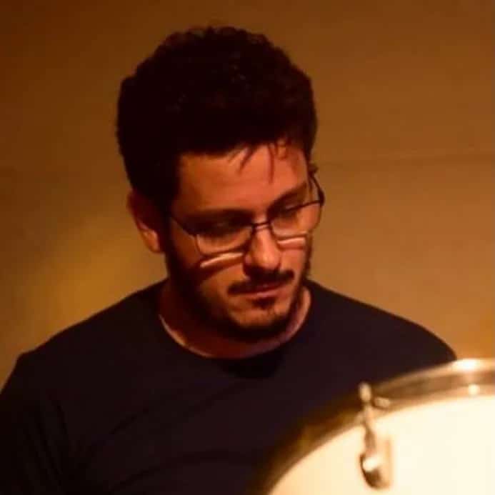 Rafael Canielo faz show em Belo Horizonte/MG no Mina Jazz Bar no dia quarta-feira, 18 de março de 2026, às 20:30.
O evento será do estilo Jazz e promete reunir fãs para uma noite especial de música ao vivo.
O show acontece no Mina Jazz Bar, um espaço conhecido por receber eventos na cidade de Belo Horizonte.
Endereço: Av. Álvares Cabral, 17 - Centro, Belo Horizonte - MG, 30130-005, Brasil.
Consulte informações e ingressos nos canais oficiais do evento.
Instagram do local: https://www.instagram.com/minajazzbar/. Instagram do artista: https://www.instagram.com/rafacanielo/.
O show de Rafael Canielo promete atrair fãs na cidade de Belo Horizonte.
Perguntas frequentes sobre o evento:
Pergunta: Quando acontece o show de Rafael Canielo em Belo Horizonte?
Resposta: O show acontece quarta-feira, 18 de março de 2026 às 20:30.
Pergunta: Onde acontece o evento?
Resposta: O evento acontece no Mina Jazz Bar em Belo Horizonte. - Rafael Canielo apresenta Especial B.B. King & Eric Clapton em Belo Horizonte no Mina Jazz Bar quarta-feira 18 de março 20:30