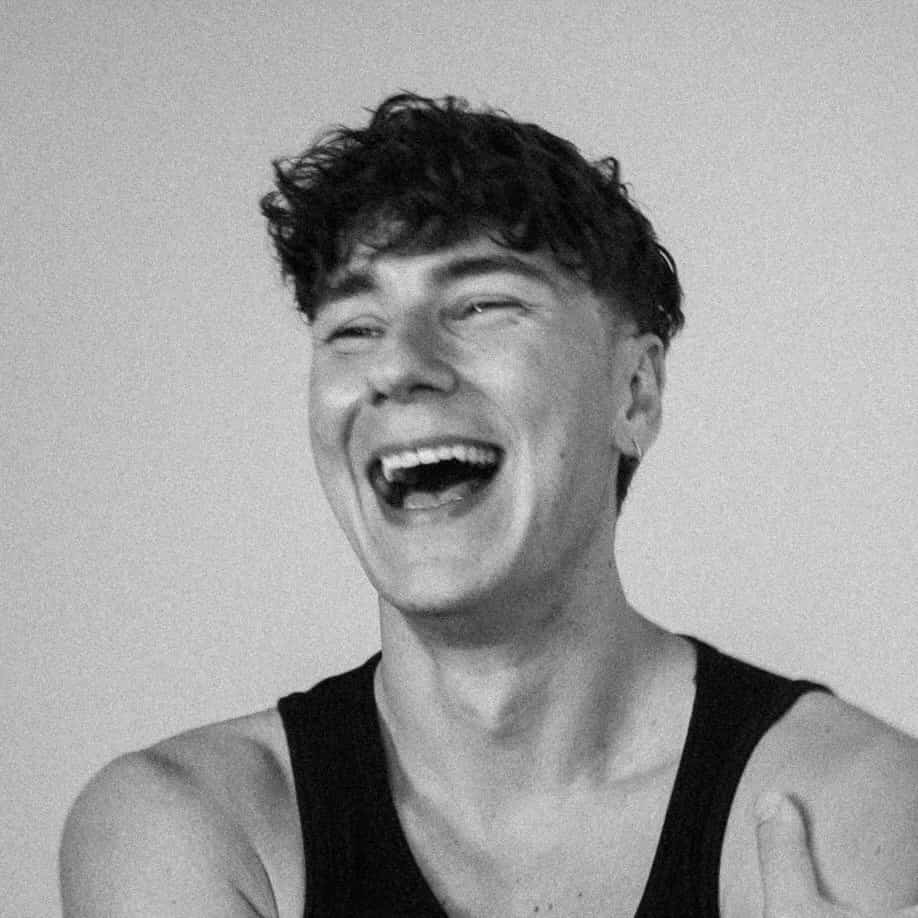 Bunt. se apresenta no festival Lollapalooza Brasil 2026 em São Paulo/SP no Autódromo de Interlagos no dia sexta-feira, 20 de março de 2026, às 19:15.
O show faz parte da programação oficial do festival Lollapalooza Brasil 2026 em São Paulo, um dos maiores eventos de música do país.
A apresentação faz parte do lineup oficial do Lollapalooza Brasil 2026, festival que reúne artistas nacionais e internacionais em São Paulo.
O evento acontece no Autódromo de Interlagos, em São Paulo.
Endereço: Av. Sen. Teotônio Vilela, 261 - Jardim Malia I, São Paulo - SP, 04801-000, Brasil.
O festival Lollapalooza Brasil costuma reunir milhares de fãs de música em São Paulo, sendo um dos eventos mais aguardados do calendário cultural da cidade.
Ingressos disponíveis pelo ticketmaster. Confira no link oficial do evento: https://www.ticketmaster.com.br/event/lollapaloozabr.
Instagram do local: https://www.instagram.com/autodromointerlagos/. Instagram do artista: https://www.instagram.com/buntmusic/.
O show de Bunt. promete atrair fãs na cidade de São Paulo.
O show de Bunt. é uma das atrações confirmadas da edição 2026 do Lollapalooza Brasil em São Paulo.
Perguntas frequentes sobre o... - Bunt. no Lollapalooza Brasil 2026 em São Paulo Autódromo de Interlagos sexta-feira 20 de março às 19:15