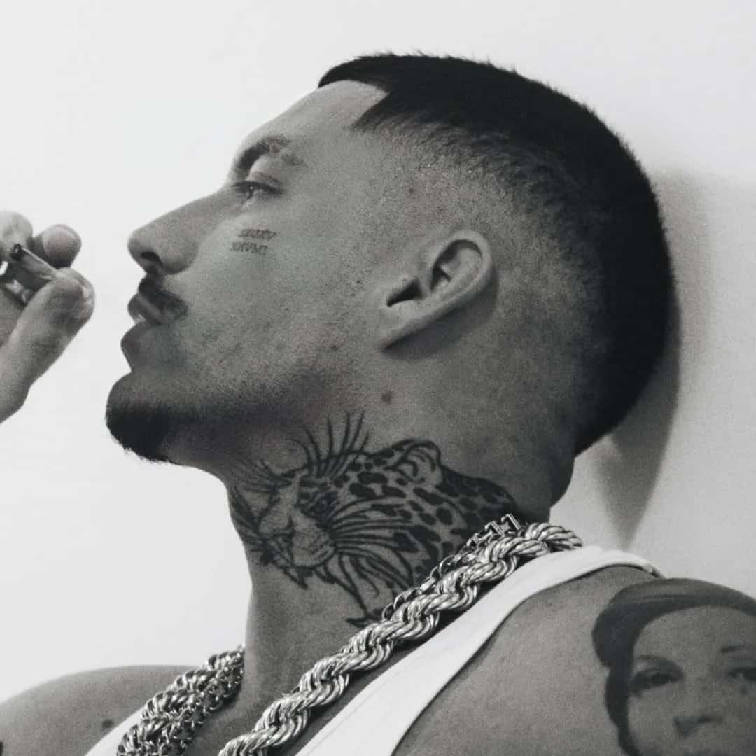 Filipe Ret faz show em Florianópolis/SC no P12 Jurerê - Parador 12 no dia sábado, 4 de abril de 2026, às 14:00.
O evento será do estilo Hip Hop e promete reunir fãs para uma noite especial de música ao vivo.
O show acontece no P12 Jurerê - Parador 12, um espaço conhecido por receber eventos na cidade de Florianópolis.
Endereço: Rua Laureano.
Ingressos disponíveis pelo ingresse. Confira no link oficial do evento: https://www.ingresse.com/filipe-ret-p12-jurere-04-04.
Instagram do local: https://www.instagram.com/p12jurere/. Instagram do artista: https://www.instagram.com/filiperet/.
O show de Filipe Ret promete atrair fãs na cidade de Florianópolis.
Perguntas frequentes sobre o evento:
Pergunta: Quando acontece o show de Filipe Ret em Florianópolis?
Resposta: O show acontece sábado, 4 de abril de 2026 às 14:00.
Pergunta: Onde acontece o evento?
Resposta: O evento acontece no P12 Jurerê - Parador 12 em Florianópolis.
Pergunta: Onde comprar ingressos?
Resposta: Os ingressos podem ser adquiridos no link oficial do evento: https://www.ingresse.com/filipe-ret-p12-jurere-04-04. - Filipe Ret em Florianópolis no P12 Jurerê — sábado, 4 de abril de 2026 às 14h