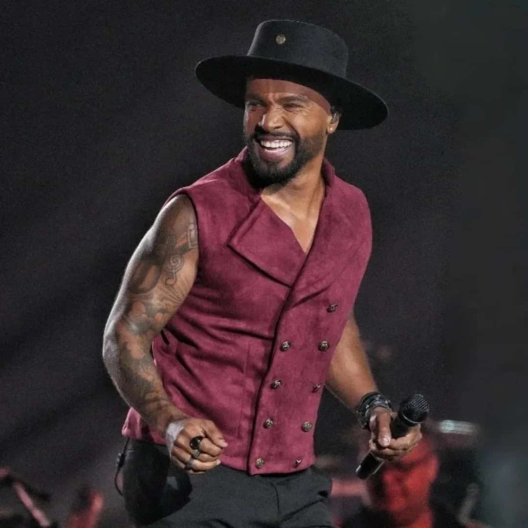 Alexandre Pires faz show em Soledade/RS no Parque de Exposições Rui Ortiz no dia quinta-feira, 30 de abril de 2026, às 21:00.
O evento será do estilo Pagode e promete reunir fãs para uma noite especial de música ao vivo.
O show acontece no Parque de Exposições Rui Ortiz, um espaço conhecido por receber eventos na cidade de Soledade.
Endereço: R. Reinaldo Heckman, 876-930 - Botucaraí, Soledade - RS, 99300-000, Brasil.
Ingressos disponíveis pelo minhaentrada.com.br. Confira no link oficial do evento: https://minhaentrada.com.br/evento/alexandre-pires-exposol-soledade-27964.
Instagram do artista: https://www.instagram.com/alexandrepires_/.
O show de Alexandre Pires promete atrair fãs na cidade de Soledade.
Perguntas frequentes sobre o evento:
Pergunta: Quando acontece o show de Alexandre Pires em Soledade?
Resposta: O show acontece quinta-feira, 30 de abril de 2026 às 21:00.
Pergunta: Onde acontece o evento?
Resposta: O evento acontece no Parque de Exposições Rui Ortiz em Soledade.
Pergunta: Onde comprar ingressos?
Resposta: Os ingressos podem ser adquiridos no link oficial do evento: https://minhaentrada.com.br/evento/alexandre-pires-exposol-soledade-27964. - Alexandre Pires em Soledade RS Parque de Exposições Rui Ortiz 30 de abril de 2026 às 21h