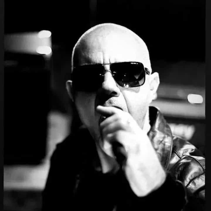 Ney Rock Melo faz show em Belo Horizonte/MG no Charada Pub Savassi no dia quinta-feira, 19 de março de 2026, às 19:30.
O evento será do estilo Rock e promete reunir fãs para uma noite especial de música ao vivo.
O show acontece no Charada Pub Savassi, um espaço conhecido por receber eventos na cidade de Belo Horizonte.
Endereço: R. Paraíba, 523 - Funcionários, Belo Horizonte - MG, 30130-141, Brasil.
Consulte informações e ingressos nos canais oficiais do evento.
Instagram do local: https://www.instagram.com/charadapubsavassi/. Instagram do artista: https://instagram.com/neymelorock.
O show de Ney Rock Melo promete atrair fãs na cidade de Belo Horizonte.
Perguntas frequentes sobre o evento:
Pergunta: Quando acontece o show de Ney Rock Melo em Belo Horizonte?
Resposta: O show acontece quinta-feira, 19 de março de 2026 às 19:30.
Pergunta: Onde acontece o evento?
Resposta: O evento acontece no Charada Pub Savassi em Belo Horizonte. - Ney Rock Melo ao vivo em Belo Horizonte Charada Pub Savassi quinta-feira 19 de março de 2026 às 19:30