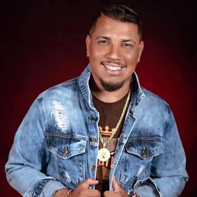 Rodney faz show em Porto Alegre/RS no Boteco Exportação no dia quinta-feira, 12 de março de 2026, às 00:00.
O evento será do estilo Pagode e promete reunir fãs para uma noite especial de música ao vivo.
O show acontece no Boteco Exportação, um espaço conhecido por receber eventos na cidade de Porto Alegre.
Endereço: R. Gen. Lima e Silva, 898 - Centro Histórico, Porto Alegre - RS, 90050-102, Brasil.
Consulte informações e ingressos nos canais oficiais do evento.
Instagram do local: https://www.instagram.com/boteco.exportacao/. Instagram do artista: https://instagram.com/cantorrodney.
O show de Rodney promete atrair fãs na cidade de Porto Alegre.
Perguntas frequentes sobre o evento:
Pergunta: Quando acontece o show de Rodney em Porto Alegre?
Resposta: O show acontece quinta-feira, 12 de março de 2026 às 00:00.
Pergunta: Onde acontece o evento?
Resposta: O evento acontece no Boteco Exportação em Porto Alegre. - Rodney em A Melhor Quarta do Mundo no Boteco Exportação, Porto Alegre, quinta-feira 12 de março de 2026, 00h