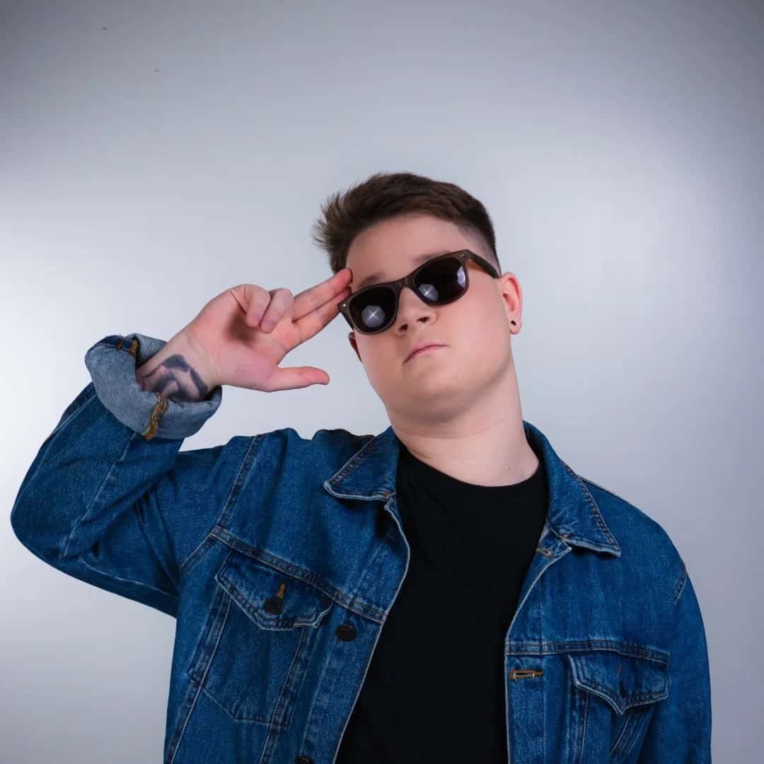 DJ Cazadey faz show em Presidente Prudente/SP no Ibiza Lounge Bar no dia sexta-feira, 13 de março de 2026, às 21:00.
O evento será do estilo Eletrônica e promete reunir fãs para uma noite especial de música ao vivo.
O show acontece no Ibiza Lounge Bar, um espaço conhecido por receber eventos na cidade de Presidente Prudente.
Endereço: R. Ten. Nicolau Maffei, 1930 - Vila Santa Helena, Pres. Prudente - SP, 19015-021, Brasil.
Consulte informações e ingressos nos canais oficiais do evento.
Instagram do local: https://www.instagram.com/ibizaloungepp/. Instagram do artista: https://www.instagram.com/cazadey__/.
O show de DJ Cazadey promete atrair fãs na cidade de Presidente Prudente.
Perguntas frequentes sobre o evento:
Pergunta: Quando acontece o show de DJ Cazadey em Presidente Prudente?
Resposta: O show acontece sexta-feira, 13 de março de 2026 às 21:00.
Pergunta: Onde acontece o evento?
Resposta: O evento acontece no Ibiza Lounge Bar em Presidente Prudente. - DJ Cazadey apresenta 300 DIAS em Presidente Prudente SP no Ibiza Lounge Bar sexta-feira 13 de março de 2026 às 21:00