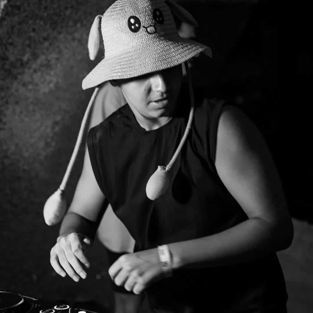 Marcelin O Brabo se apresenta no festival Lollapalooza Brasil 2026 em São Paulo/SP no Autódromo de Interlagos no dia sábado, 21 de março de 2026, às 13:00.
O show faz parte da programação oficial do festival Lollapalooza Brasil 2026 em São Paulo, um dos maiores eventos de música do país.
A apresentação faz parte do lineup oficial do Lollapalooza Brasil 2026, festival que reúne artistas nacionais e internacionais em São Paulo.
O evento acontece no Autódromo de Interlagos, em São Paulo.
Endereço: Av. Sen. Teotônio Vilela, 261 - Jardim Malia I, São Paulo - SP, 04801-000, Brasil.
O festival Lollapalooza Brasil costuma reunir milhares de fãs de música em São Paulo, sendo um dos eventos mais aguardados do calendário cultural da cidade.
Ingressos disponíveis pelo ticketmaster. Confira no link oficial do evento: https://www.ticketmaster.com.br/event/lollapaloozabr.
Instagram do local: https://www.instagram.com/autodromointerlagos/. Instagram do artista: https://www.instagram.com/marcelin/.
O show de Marcelin O Brabo promete atrair fãs na cidade de São Paulo.
O show de Marcelin O Brabo é uma das atrações confirmadas da edição 2026 do Lollapalooza Brasil em São Paulo.
Perguntas... - Lollapalooza Brasil 2026 com Marcelin O Brabo em São Paulo no Autódromo de Interlagos sábado, 21 de março às 13:00