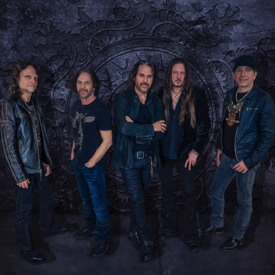 Winger é uma banda americana de hard rock formada em 1987, conhecida pelos hits 'Seventeen' e 'Headed for a Heartbreak'. Veja a agenda no Rolê Agora.