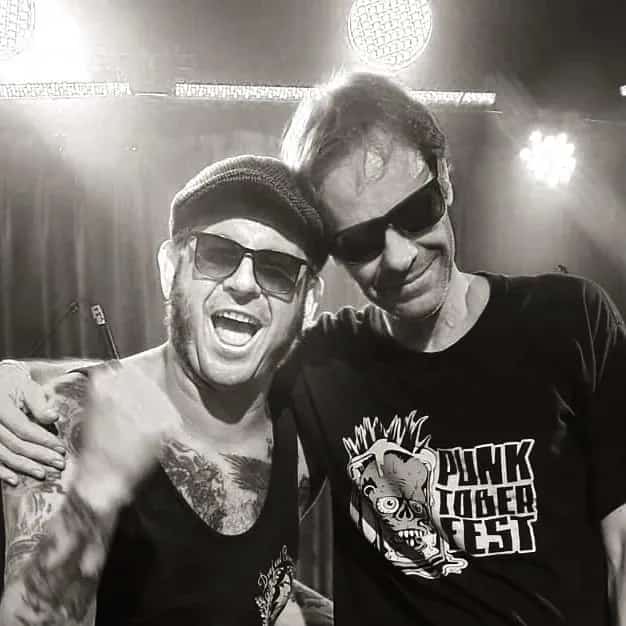 Men In Black faz show em Curitiba/PR no Jokers no dia quinta-feira, 12 de março de 2026, às 15:00.
O evento será do estilo Folk e promete reunir fãs para uma noite especial de música ao vivo.
O show acontece no Jokers, um espaço conhecido por receber eventos na cidade de Curitiba.
Endereço: R. São Francisco, 164 - Centro, Curitiba - PR, 80020-190, Brasil.
Consulte informações e ingressos nos canais oficiais do evento.
Instagram do local: https://www.instagram.com/jokerspub/. Instagram do artista: https://instagram.com/meninblackcwb.
O show de Men In Black promete atrair fãs na cidade de Curitiba.
Perguntas frequentes sobre o evento:
Pergunta: Quando acontece o show de Men In Black em Curitiba?
Resposta: O show acontece quinta-feira, 12 de março de 2026 às 15:00.
Pergunta: Onde acontece o evento?
Resposta: O evento acontece no Jokers em Curitiba. - Men In Black Happy Hour em Curitiba Jokers quinta-feira 12 de março de 2026 às 15h