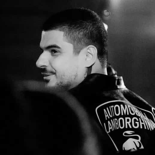 Vintage Culture faz show em Divinópolis/MG no Parque de Exposições de Divinópolis no dia quinta-feira, 30 de abril de 2026, às 22:00.
O evento será do estilo Eletrônica e promete reunir fãs para uma noite especial de música ao vivo.
O show acontece no Parque de Exposições de Divinópolis, um espaço conhecido por receber eventos na cidade de Divinópolis.
Endereço: Av. Parana, 3531, Sao Jose, 35501288, Divinopolis/MG.
Ingressos disponíveis pelo sympla. Confira no link oficial do evento: https://www.sympla.com.br/evento/house-paradise-10-anos-vintage-culture/3286932.
Instagram do artista: https://www.instagram.com/vintageculture/.
O show de Vintage Culture promete atrair fãs na cidade de Divinópolis.
Perguntas frequentes sobre o evento:
Pergunta: Quando acontece o show de Vintage Culture em Divinópolis?
Resposta: O show acontece quinta-feira, 30 de abril de 2026 às 22:00.
Pergunta: Onde acontece o evento?
Resposta: O evento acontece no Parque de Exposições de Divinópolis em Divinópolis.
Pergunta: Onde comprar ingressos?
Resposta: Os ingressos podem ser adquiridos no link oficial do evento: https://www.sympla.com.br/evento/house-paradise-10-anos-vintage-culture/3286932. - House Paradise 10 Anos com Vintage Culture em Divinópolis Parque de Exposições 30 de abril 2026 22h