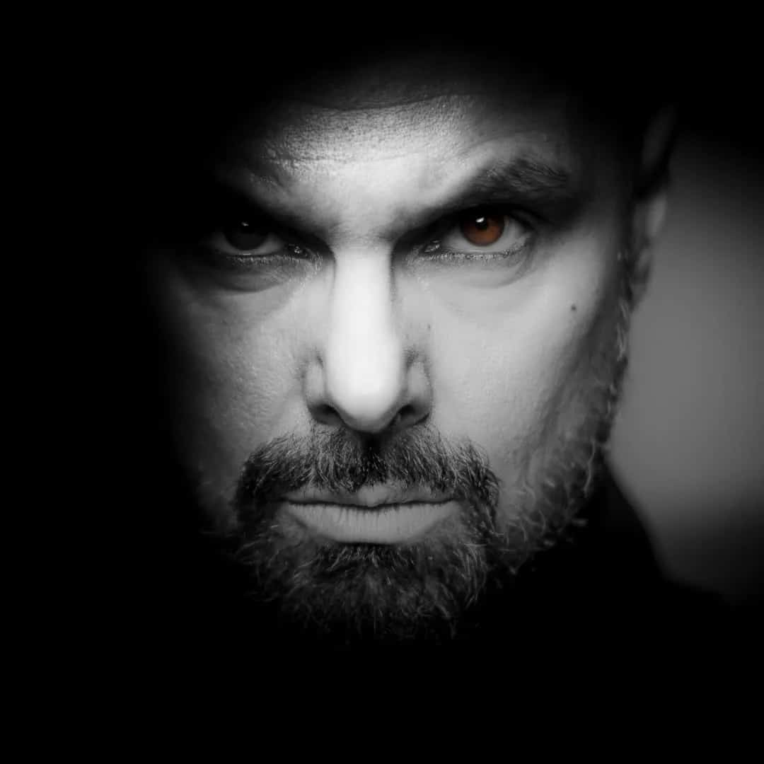 Roy Khan se apresenta no festival Bangers Open Air Brasil 2026 em São Paulo/SP no Memorial da América Latina no dia domingo, 26 de abril de 2026, às 12:15.
O show faz parte da programação oficial do festival Bangers Open Air Brasil 2026 em São Paulo, um dos maiores eventos de música do país.
A apresentação faz parte do lineup oficial do Bangers Open Air Brasil 2026, festival que reúne artistas nacionais e internacionais em São Paulo.
O evento acontece no Memorial da América Latina, em São Paulo.
Endereço: Av. Mário de Andrade, 664 - Barra Funda, São Paulo - SP, 01156-001, Brasil.
O festival Bangers Open Air Brasil costuma reunir milhares de fãs de música em São Paulo, sendo um dos eventos mais aguardados do calendário cultural da cidade.
Ingressos disponíveis pelo clubedoingresso. Confira no link oficial do evento: https://www.clubedoingresso.com/evento/bangersopenairbrasil2026.
Instagram do local: https://www.instagram.com/memorialdaamericalatina/. Instagram do artista: https://www.instagram.com/roykhanofficial.
O show de Roy Khan promete atrair fãs na cidade de São Paulo.
O show de Roy Khan é uma das atrações confirmadas da edição 2026 do Bangers Open Air Brasil em São... - Roy Khan no Bangers Open Air Brasil 2026 Memorial da América Latina São Paulo domingo 26 de abril 12:15