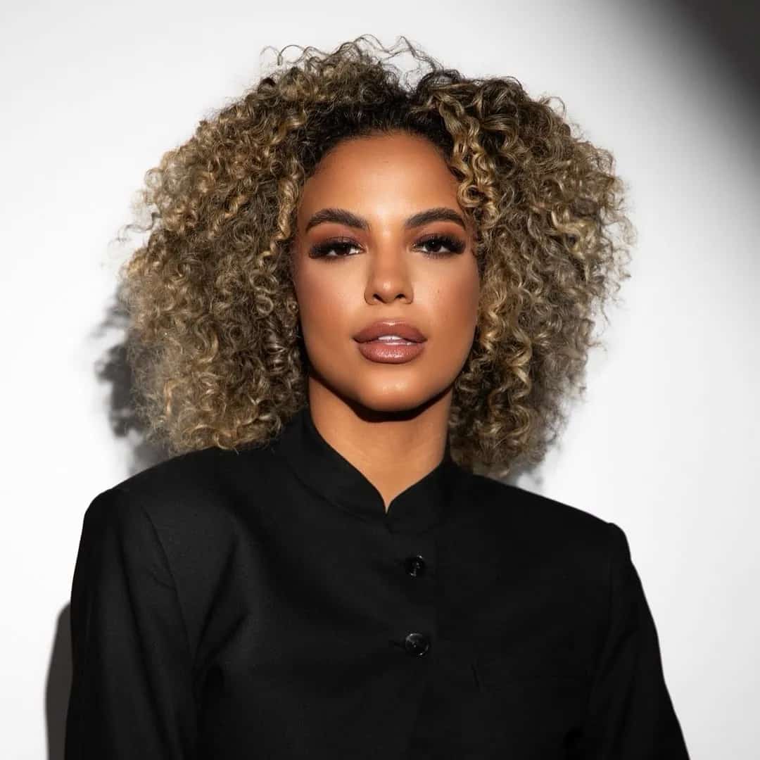 Bruna Strait se apresenta no festival Lollapalooza Brasil 2026 em São Paulo/SP no Autódromo de Interlagos no dia sexta-feira, 20 de março de 2026, às 13:00.
O show faz parte da programação oficial do festival Lollapalooza Brasil 2026 em São Paulo, um dos maiores eventos de música do país.
A apresentação faz parte do lineup oficial do Lollapalooza Brasil 2026, festival que reúne artistas nacionais e internacionais em São Paulo.
O evento acontece no Autódromo de Interlagos, em São Paulo.
Endereço: Av. Sen. Teotônio Vilela, 261 - Jardim Malia I, São Paulo - SP, 04801-000, Brasil.
O festival Lollapalooza Brasil costuma reunir milhares de fãs de música em São Paulo, sendo um dos eventos mais aguardados do calendário cultural da cidade.
Ingressos disponíveis pelo ticketmaster. Confira no link oficial do evento: https://www.ticketmaster.com.br/event/lollapaloozabr.
Instagram do local: https://www.instagram.com/autodromointerlagos/. Instagram do artista: https://www.instagram.com/brunastrait/.
O show de Bruna Strait promete atrair fãs na cidade de São Paulo.
O show de Bruna Strait é uma das atrações confirmadas da edição 2026 do Lollapalooza Brasil em São Paulo.
Perguntas... - Bruna Strait no Lollapalooza Brasil 2026 em São Paulo Autódromo de Interlagos sexta-feira 20 de março às 13:00