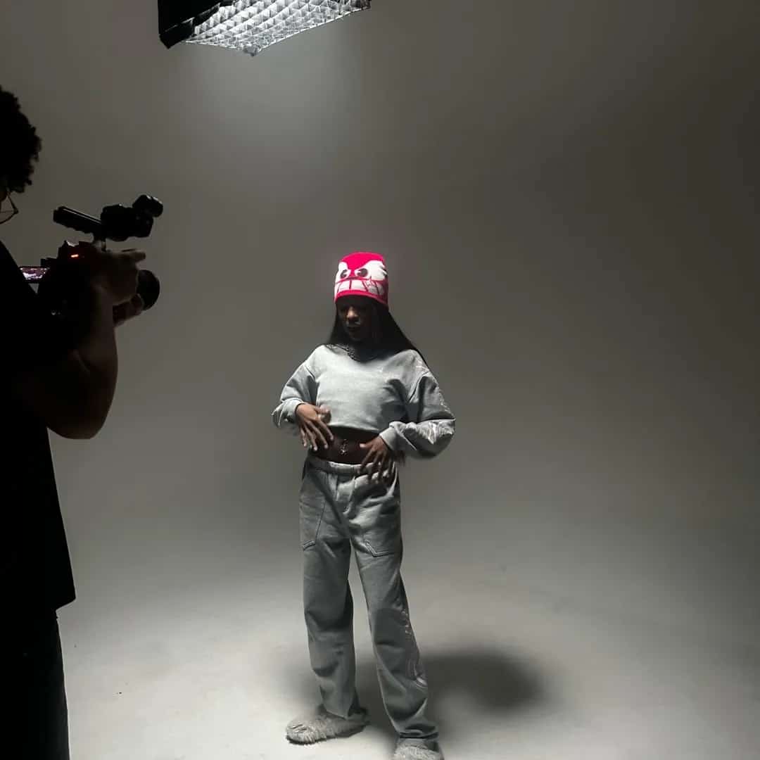 Karma Sauce se apresenta no festival Melhor Dia 2026 em São Paulo/SP no Neo Química Arena no dia sábado, 28 de março de 2026, às 15:00.
O show faz parte da programação oficial do festival Melhor Dia 2026 em São Paulo, um dos maiores eventos de música do país.
A apresentação faz parte do lineup oficial do Melhor Dia 2026, festival que reúne artistas nacionais e internacionais em São Paulo.
O evento acontece no Neo Química Arena, em São Paulo.
Endereço: Av. Miguel Ignácio Curi, 111 - Vila Carmosina, São Paulo - SP, 08295-005, Brasil.
O festival Melhor Dia costuma reunir milhares de fãs de música em São Paulo, sendo um dos eventos mais aguardados do calendário cultural da cidade.
Ingressos disponíveis pelo eventim. Confira no link oficial do evento: https://www.eventim.com.br/artist/festival-melhor-dia/.
Instagram do local: https://www.instagram.com/neoquimicaarena/. Instagram do artista: https://www.instagram.com/karmasaucee/.
O show de Karma Sauce promete atrair fãs na cidade de São Paulo.
O show de Karma Sauce é uma das atrações confirmadas da edição 2026 do Melhor Dia em São Paulo.
Perguntas frequentes sobre o evento:
Pergunta: Quando acontece o show de Karma Sauce em... - Melhor Dia 2026 com Karma Sauce na Neo Química Arena em São Paulo sábado 28 de março às 15h