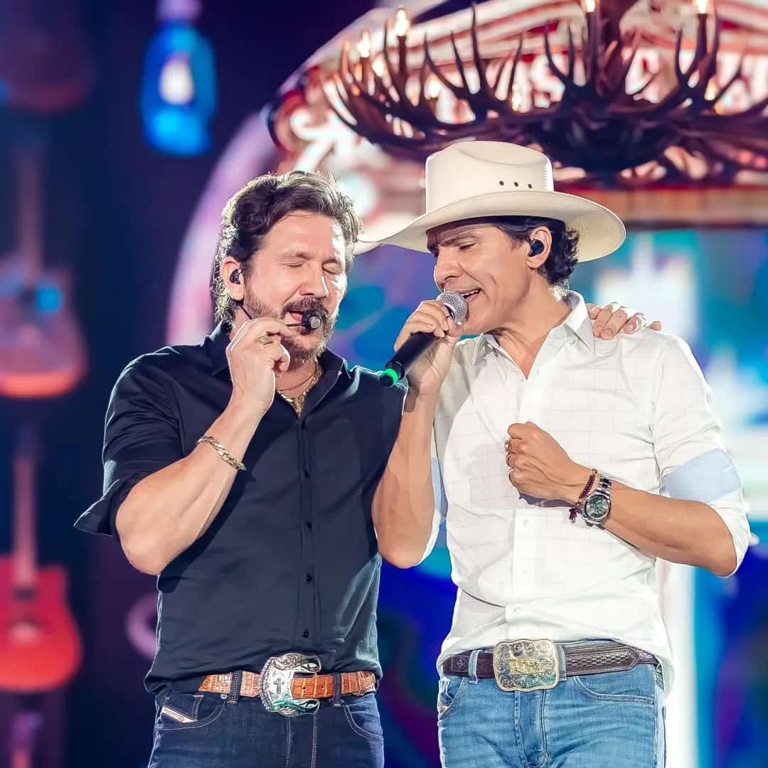 Jads e Jadson faz show em Franca/SP no Morada du Capiau no dia sábado, 4 de abril de 2026, às 19:00.
O evento será do estilo Sertanejo e promete reunir fãs para uma noite especial de música ao vivo.
O show acontece no Morada du Capiau, um espaço conhecido por receber eventos na cidade de Franca.
Endereço: Av. Rio Amazonas, 578 - Res. Oswaldo Maciel, Franca - SP, 14406-010, Brasil.
Ingressos disponíveis pelo q2ingressossupport.zendesk.com. Confira no link oficial do evento: https://q2ingressossupport.zendesk.com/hc/pt-br.
Instagram do artista: https://www.instagram.com/jadsejadson/.
O show de Jads e Jadson promete atrair fãs na cidade de Franca.
Perguntas frequentes sobre o evento:
Pergunta: Quando acontece o show de Jads e Jadson em Franca?
Resposta: O show acontece sábado, 4 de abril de 2026 às 19:00.
Pergunta: Onde acontece o evento?
Resposta: O evento acontece no Morada du Capiau em Franca.
Pergunta: Onde comprar ingressos?
Resposta: Os ingressos podem ser adquiridos no link oficial do evento: https://q2ingressossupport.zendesk.com/hc/pt-br. - Jads e Jadson em Franca na Morada du Capiau sábado, 4 de abril de 2026 às 19h