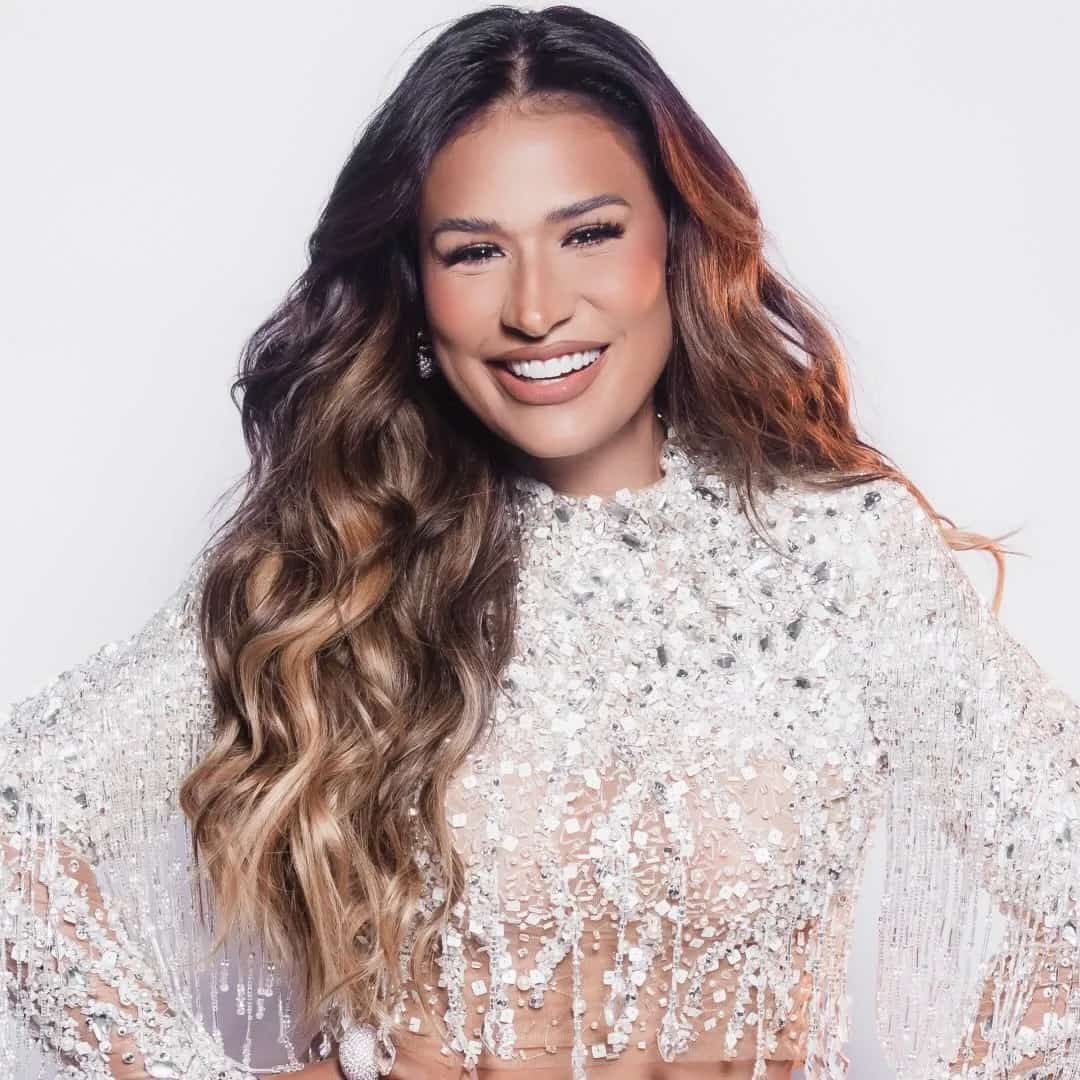 Simone Mendes faz show em Soledade/RS no Parque de Exposições Rui Ortiz no dia sábado, 2 de maio de 2026, às 21:00.
O evento será do estilo Sertanejo e promete reunir fãs para uma noite especial de música ao vivo.
O show acontece no Parque de Exposições Rui Ortiz, um espaço conhecido por receber eventos na cidade de Soledade.
Endereço: R. Reinaldo Heckman, 876-930 - Botucaraí, Soledade - RS, 99300-000, Brasil.
Ingressos disponíveis pelo minhaentrada.com.br. Confira no link oficial do evento: https://minhaentrada.com.br/evento/simone-mendes-exposol-soledade-27806.
Instagram do artista: https://www.instagram.com/simonemendes/.
O show de Simone Mendes promete atrair fãs na cidade de Soledade.
Perguntas frequentes sobre o evento:
Pergunta: Quando acontece o show de Simone Mendes em Soledade?
Resposta: O show acontece sábado, 2 de maio de 2026 às 21:00.
Pergunta: Onde acontece o evento?
Resposta: O evento acontece no Parque de Exposições Rui Ortiz em Soledade.
Pergunta: Onde comprar ingressos?
Resposta: Os ingressos podem ser adquiridos no link oficial do evento: https://minhaentrada.com.br/evento/simone-mendes-exposol-soledade-27806. - Simone Mendes na Exposol em Soledade RS Parque de Exposições Rui Ortiz sábado 2 de maio de 2026 21:00