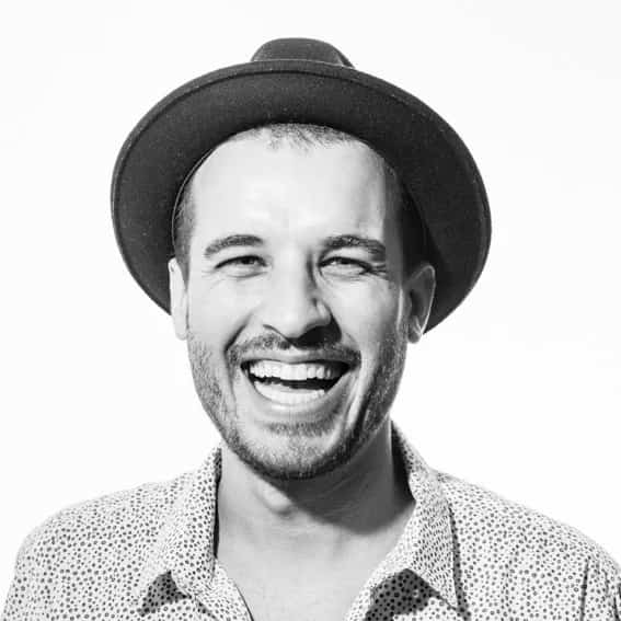 Gustavo Magua faz show em Belo Horizonte/MG no Alpendre 70 no dia sexta-feira, 20 de março de 2026, às 18:00.
O evento será do estilo MPB e promete reunir fãs para uma noite especial de música ao vivo.
O show acontece no Alpendre 70, um espaço conhecido por receber eventos na cidade de Belo Horizonte.
Endereço: R. Mármore, 70 - Santa Tereza, Belo Horizonte - MG, 30310-390, Brasil.
Consulte informações e ingressos nos canais oficiais do evento.
Instagram do local: https://www.instagram.com/alpendre70/. Instagram do artista: https://instagram.com/gustavomagua.
O show de Gustavo Magua promete atrair fãs na cidade de Belo Horizonte.
Perguntas frequentes sobre o evento:
Pergunta: Quando acontece o show de Gustavo Magua em Belo Horizonte?
Resposta: O show acontece sexta-feira, 20 de março de 2026 às 18:00.
Pergunta: Onde acontece o evento?
Resposta: O evento acontece no Alpendre 70 em Belo Horizonte. - Gustavo Magua ao vivo em Belo Horizonte no Alpendre 70, sexta-feira 20 de março de 2026 às 18h