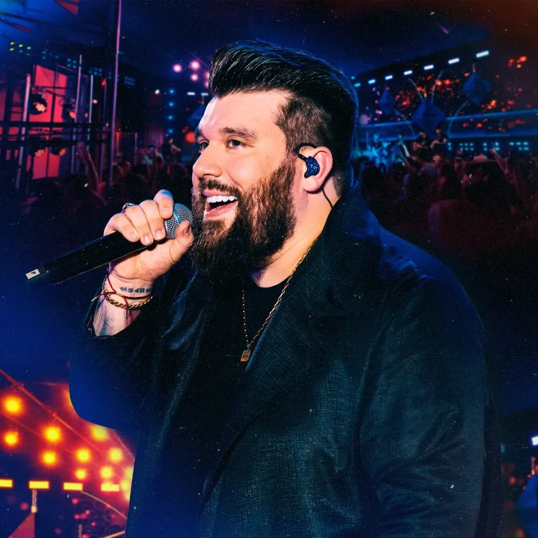 Panda é um cantor de sertanejo com presença digital forte e agenda ativa em várias cidades brasileiras. O artista reúne 1.511.309 seguidores no Instagram, tem 28 shows futuros cadastrados e aparece em praças como Chapecó, Goiânia, Poço Fundo e Dourados. A descrição disponível também cita mais de 45 milhões de visualizações no YouTube e o show “Sem Moderação”, além da faixa Corpo Nu (Ao Vivo).