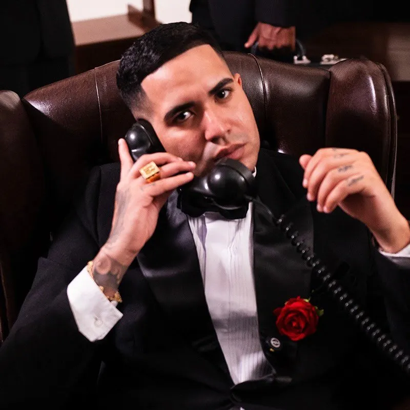 MC Lele JP é um cantor de funk brasileiro, conhecido pelo hit 'Posso Te Empurrar'. Destaca-se na cena do funk paulista desde 2020. Veja a agenda no Rolê Agora.