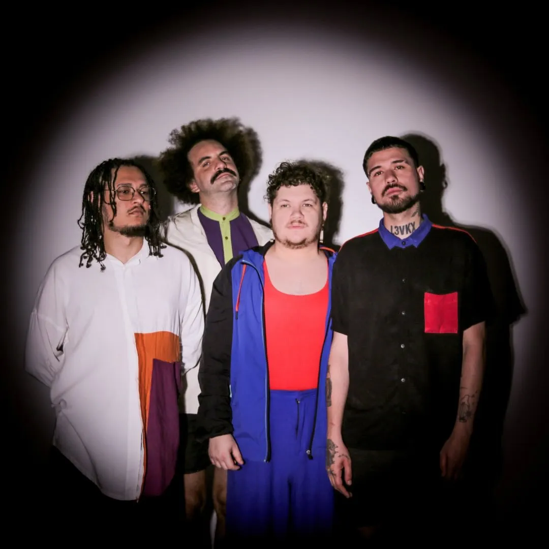 Cidade Dormitório é uma banda de indie rock de Aracaju, formada em 2015. Destaca-se pelo álbum 'Fraternidade-Terror' e pelo single 'Sete'. Veja a agenda no Rolê Agora.