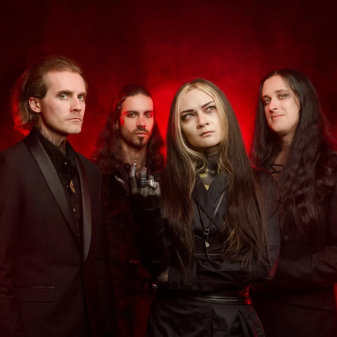 Seven Spires é uma banda americana de metal formada em 2013, conhecida pelo álbum 'Emerald Seas' e pela vocalista Adrienne Cowan. Veja a agenda no Rolê Agora.
