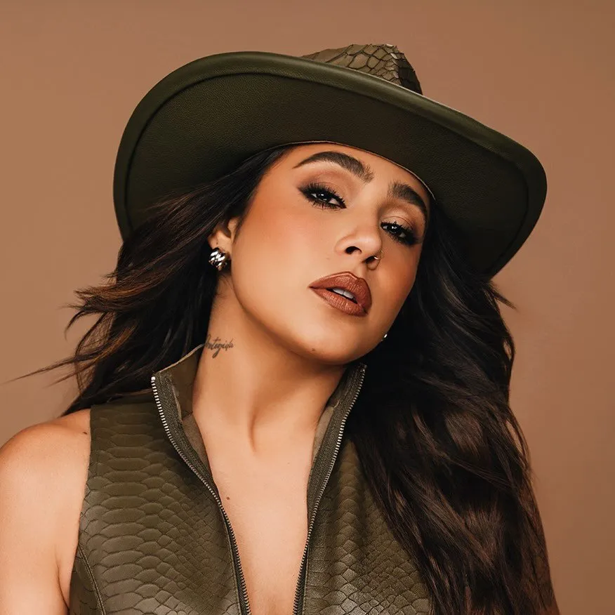 Lauana Prado é cantora sertaneja, conhecida pelos sucessos 'Cobaia' e 'Viva Voz'. Iniciou a carreira em 2014 e ganhou destaque nacional com seu álbum 'Verdade'. Veja a agenda no Rolê Agora.
