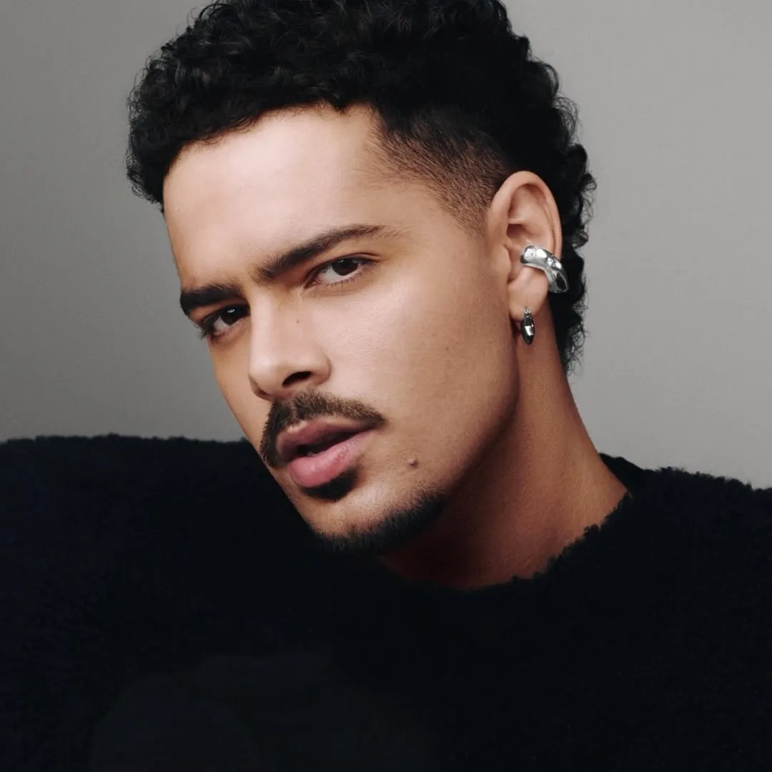 Pedro do Espirito Santo Sampaio (Rio de Janeiro, 21 de dezembro de 1997) mais conhecido como Pedro Sampaio, é um DJ, cantor, compositor e produtor musical brasileiro.