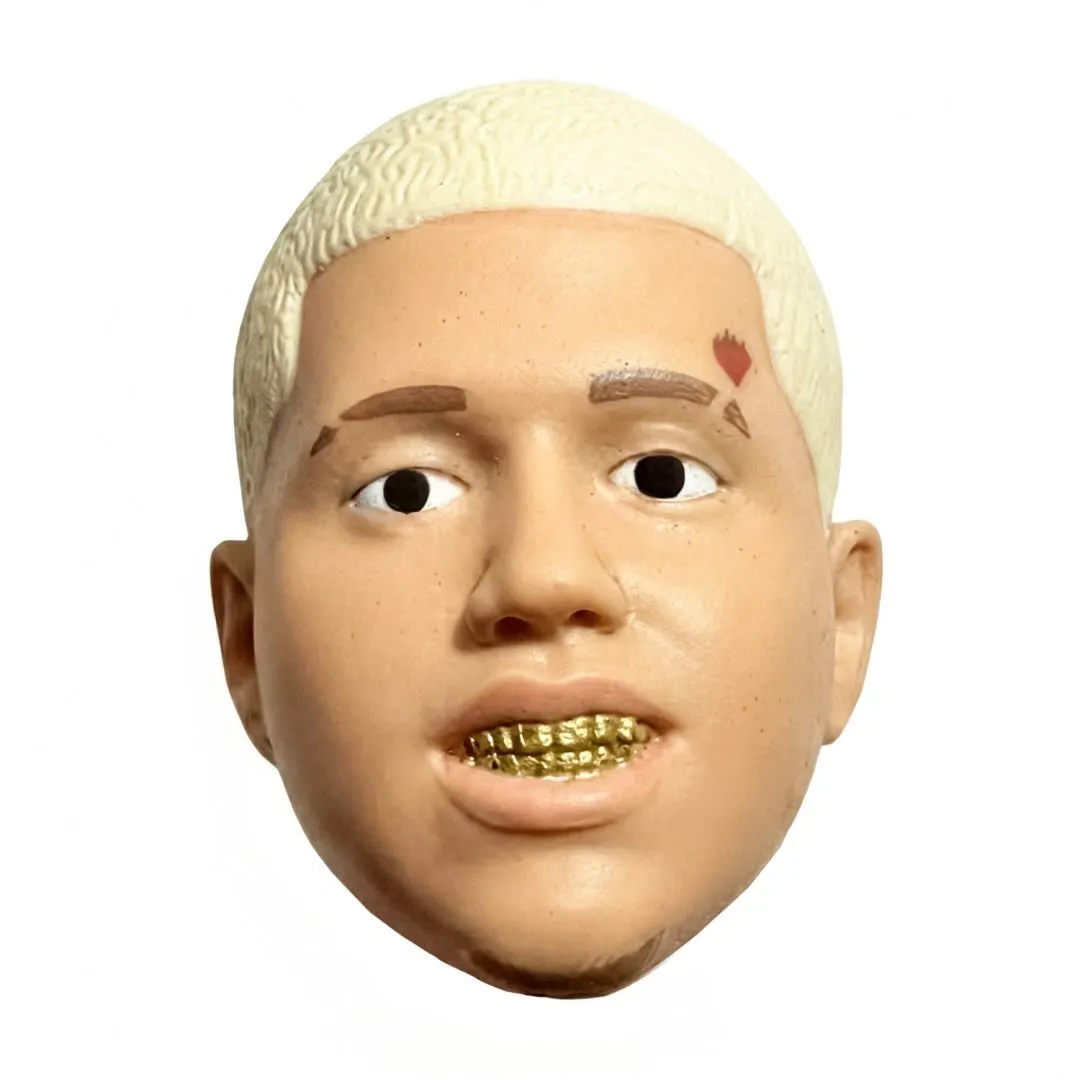 WIU é o nome artístico de Vinicius William Sales de Lima. Nascido em Fortaleza, no Ceará, em 2003, começou a se interessar por rap e música eletrônica trilha sonora de jogos como GTA e FIFA Street. Na escola, participava de batalhas de rima que o ajudaram a aprimorar seus versos freestyle. Apaixonado por hip-hop desde criança, trocou os videogames pelo programa de produção musical Fruity Loops, do qual foi autodidata. Com apenas 14 anos, em 2017, ainda sob o nome de W$LL, lançou no Soundcloud e YouTube seu primeiro projeto ‘Trvpical Mixtape’, que compôs e produziu por conta própria. Mesmo sem grande visibilidade ou uma equipe por trás, começou naquele momento a ganhar notoriedade dos entusiastas do trap nacional. No mesmo ano, veio a mixtape ‘Neblina EP’.