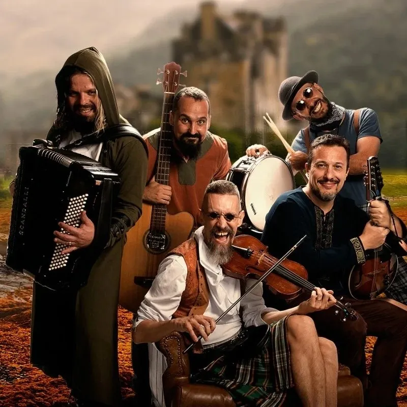 Terra Celta é uma banda brasileira de folk formada em 2005 em Londrina, conhecida por misturar música celta com humor. Destaque para o álbum 'Folkatrua'. Veja a agenda no Rolê Agora.