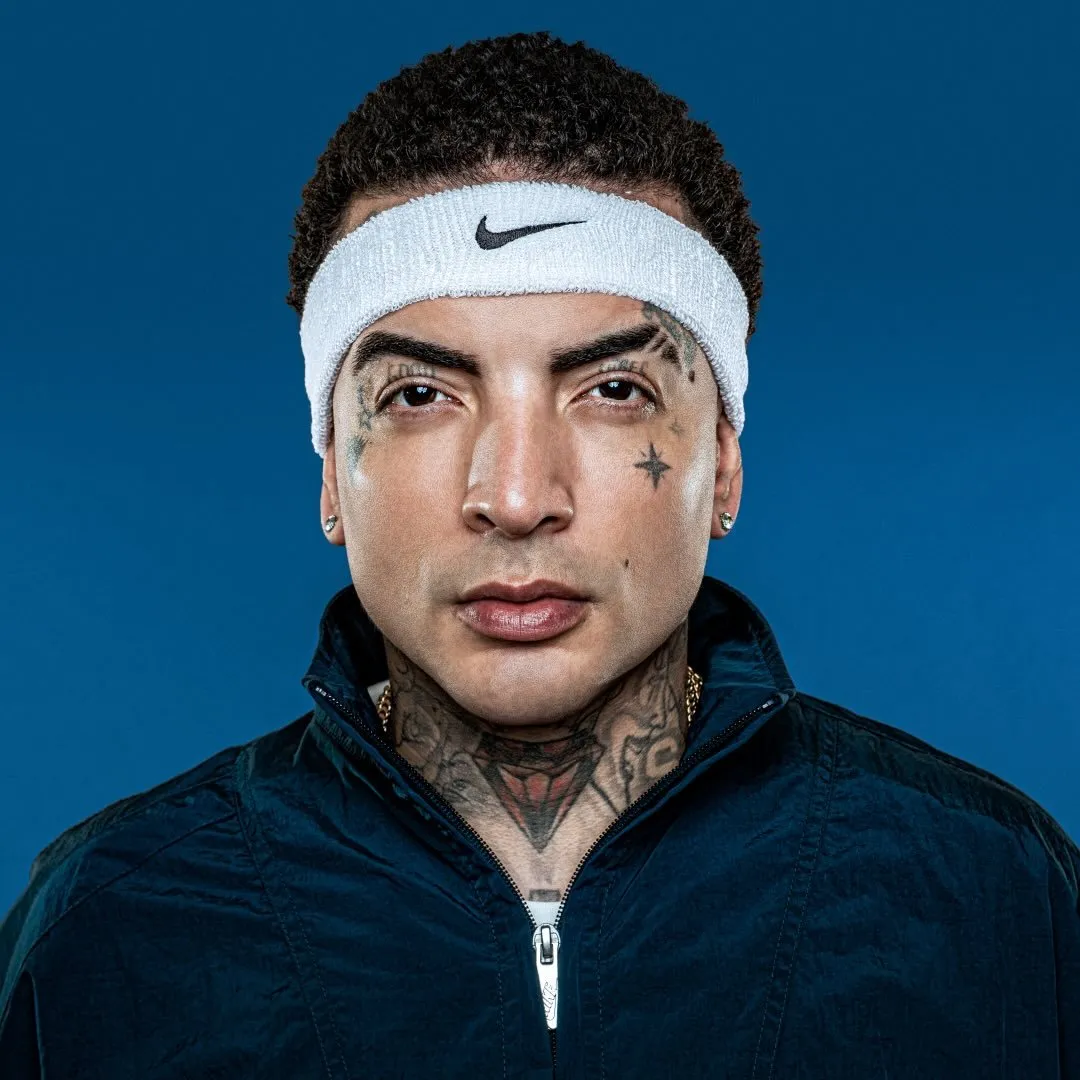 MC Guimê é cantor de funk paulista, conhecido pelo hit 'País do Futebol' e pelo álbum 'Sou Filho da Lua'. Estreou em 2011 e é referência no funk ostentação. Veja a agenda no Rolê Agora.