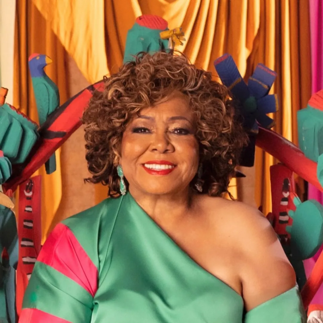 Alcione Dias Nazareth é uma cantora, compositora e instrumentista brasileira. Sendo uma das mais notórias sambistas do país, a cantora recebeu a alcunha de Rainha do Samba.