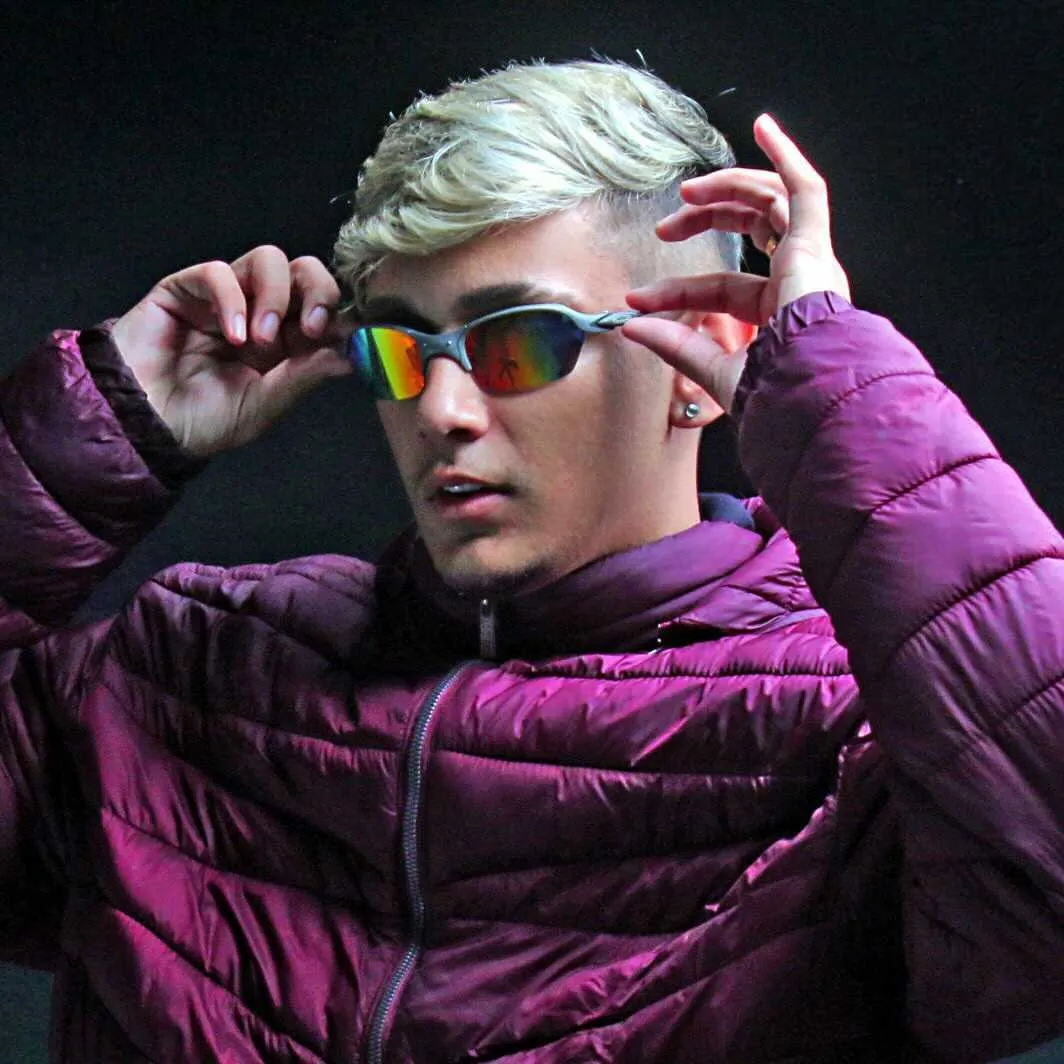 MC Jacaré é um cantor de funk brasileiro conhecido pelo hit 'Bumbum Tremendo'. Destaca-se na cena do funk paulista desde 2018. Veja a agenda no Rolê Agora.